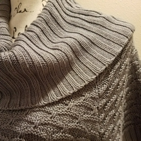 Grass Collections short sleeve grey sweater - Picture 2 of 5